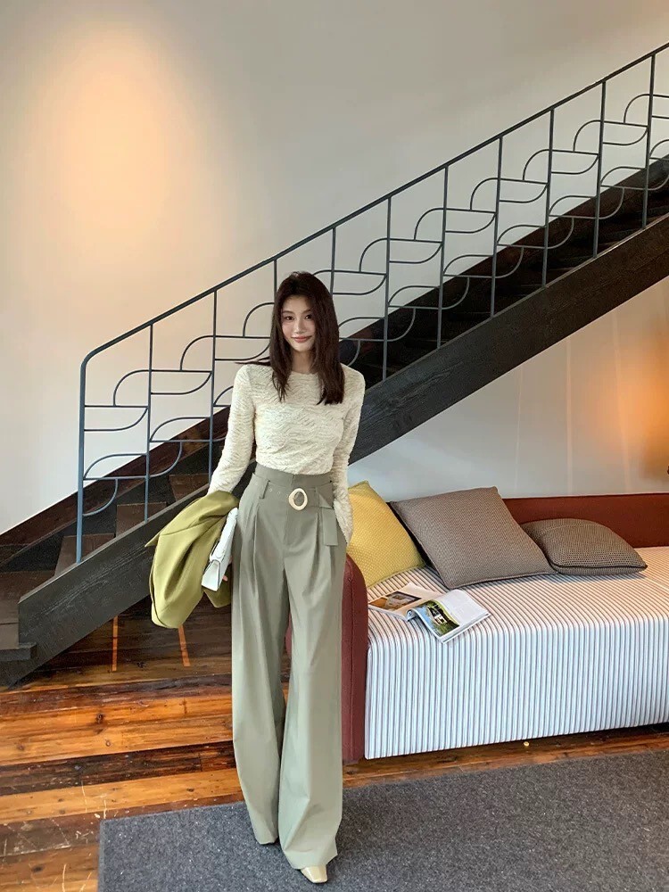 奶油白浪漫波紋織紋感喇叭袖圓領上衣-S-XL (Elegant & Love)