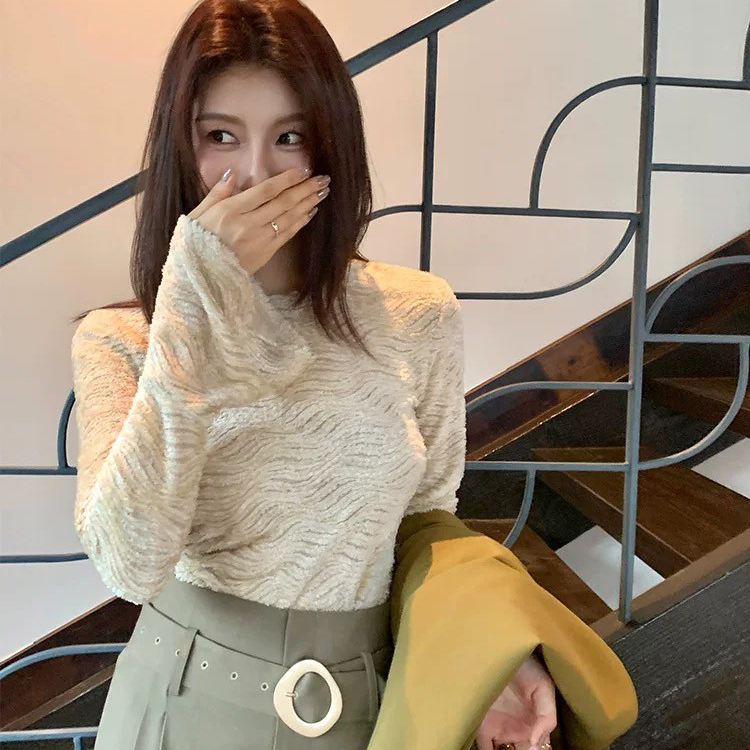 奶油白浪漫波紋織紋感喇叭袖圓領上衣-S-XL (Elegant & Love)