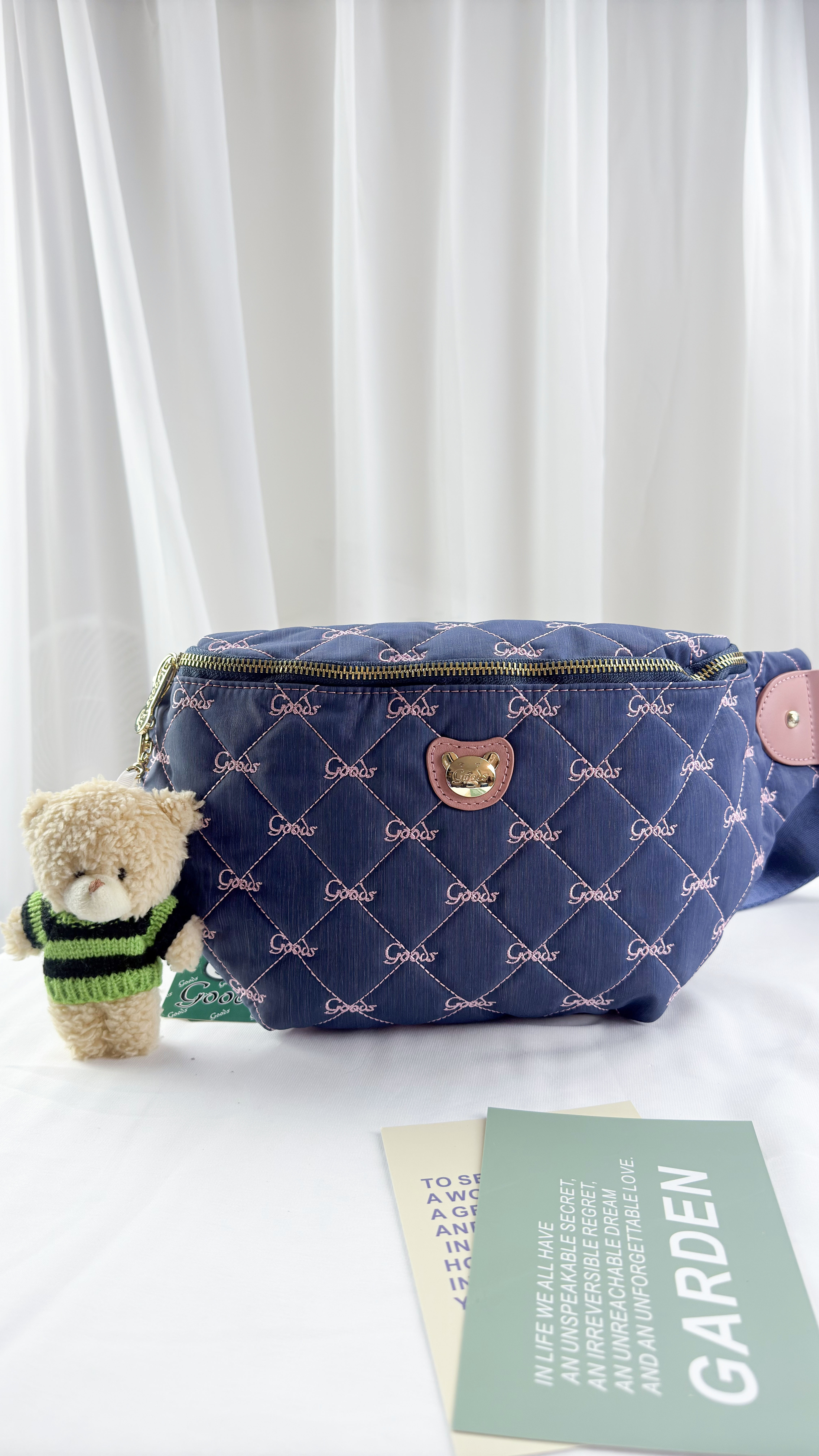 GOODS 牛仔藍拼接櫻花粉 防潑水側背包 / 腰包 附吊飾 #2897