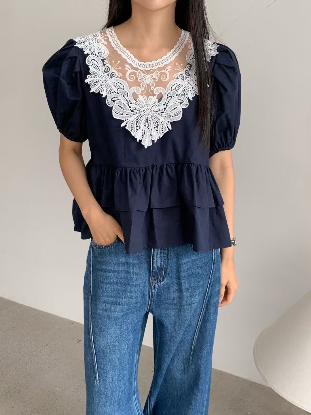白蕾絲透膚領公主袖蛋糕上衣