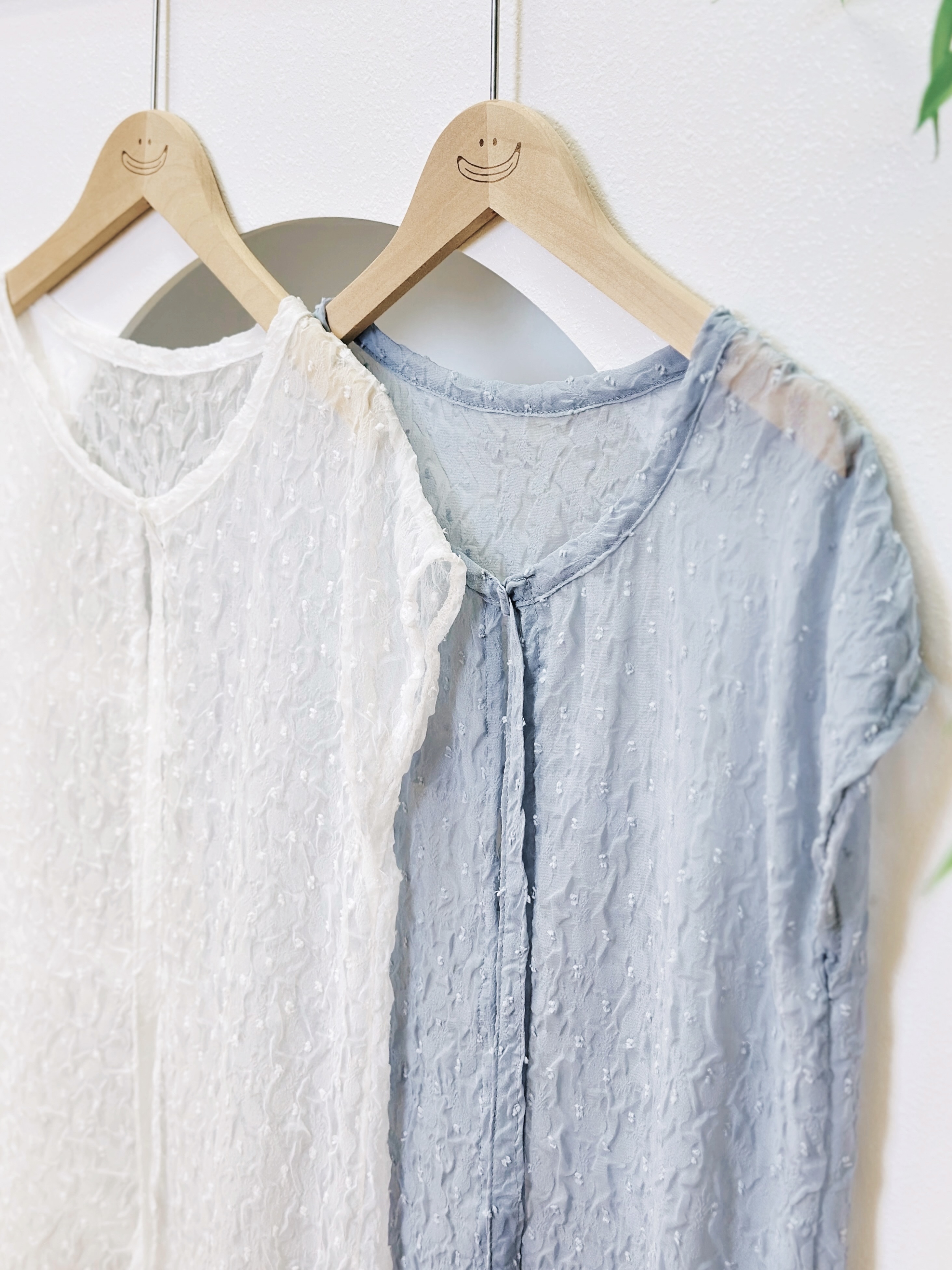 兩色 / 皺感小粒造型扣馬甲 / Crinkle Dot-Shaped Slide Buckles Vest