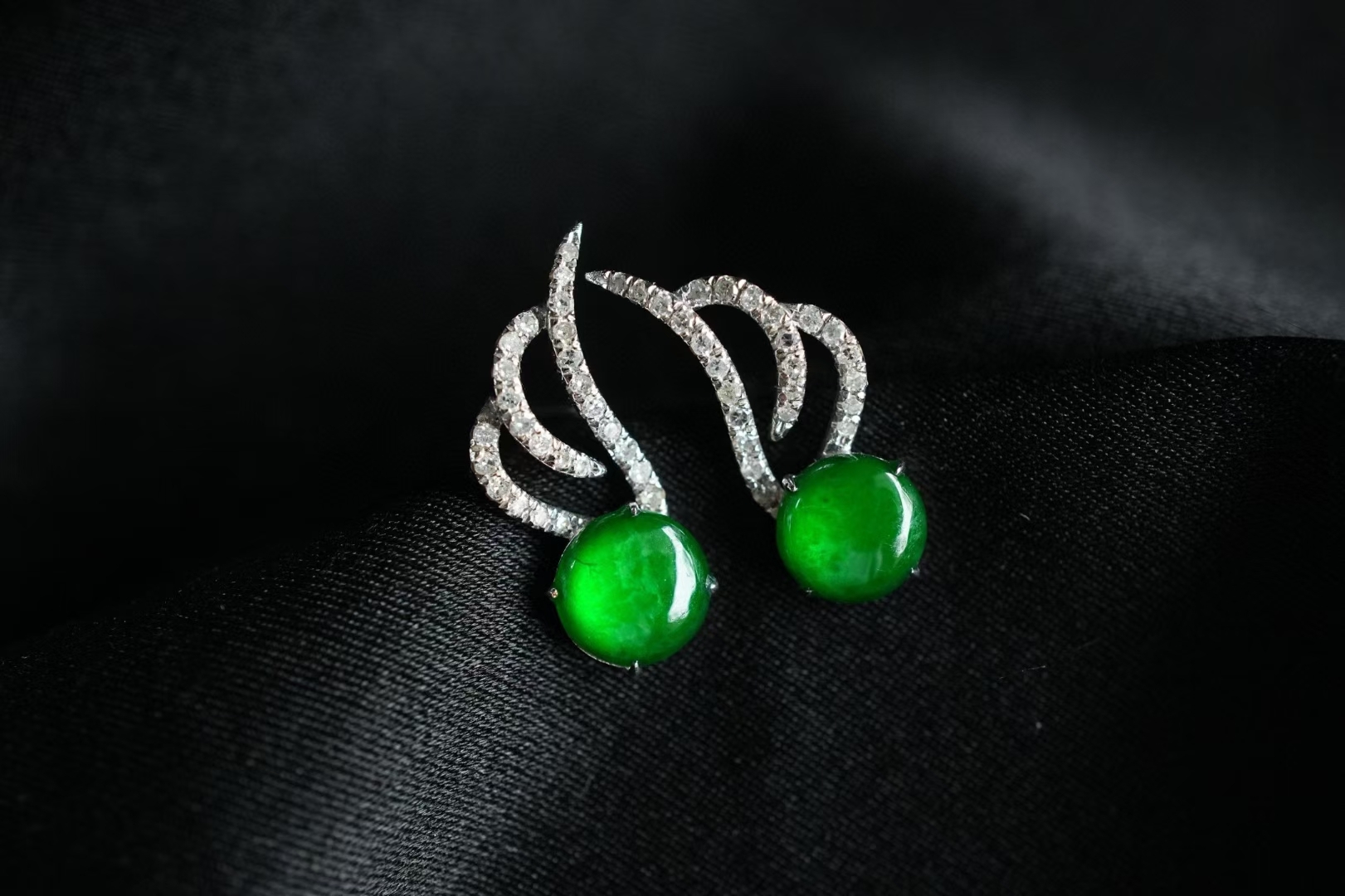 724817 翡翠冰辣陽綠耳釘