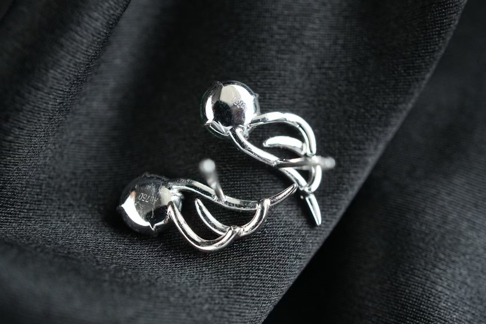 724817 翡翠冰辣陽綠耳釘