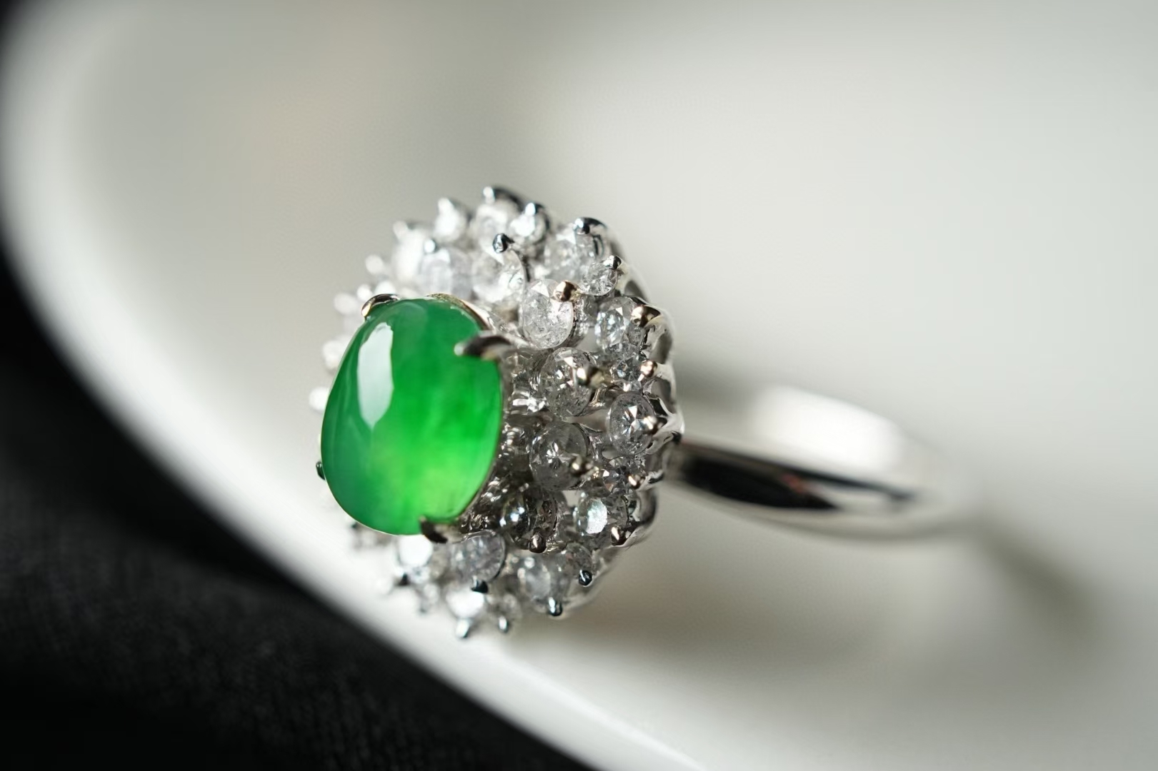 724820 翡翠正陽綠蛋面戒指