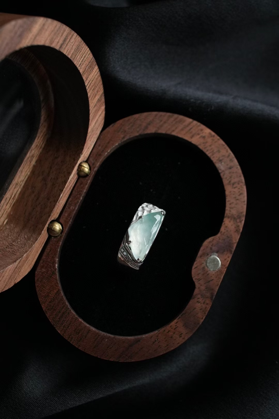 724821 翡翠冰飄花山水馬鞍戒