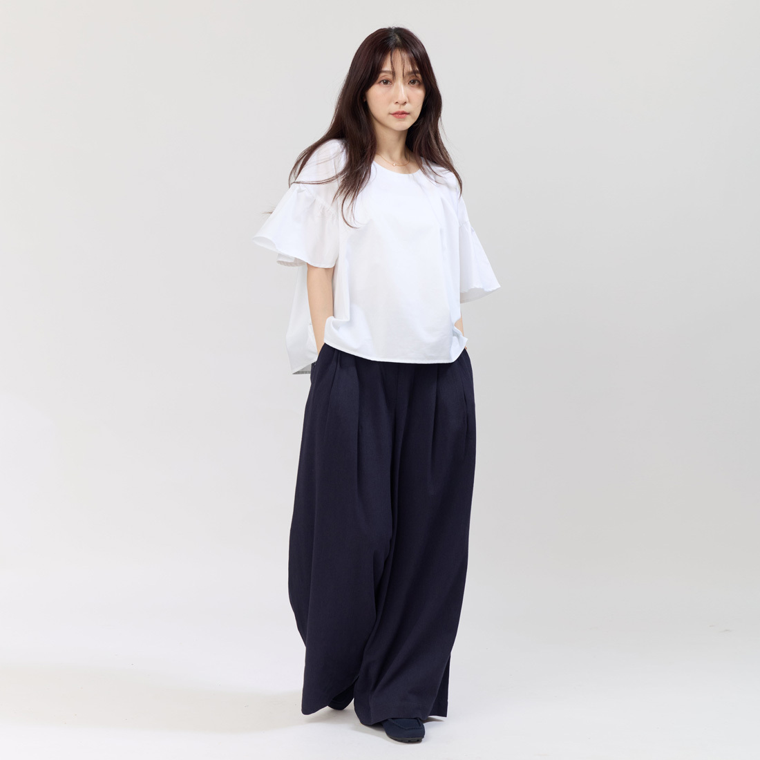 Ashley天絲棉圓領細褶連袖上衣/純白