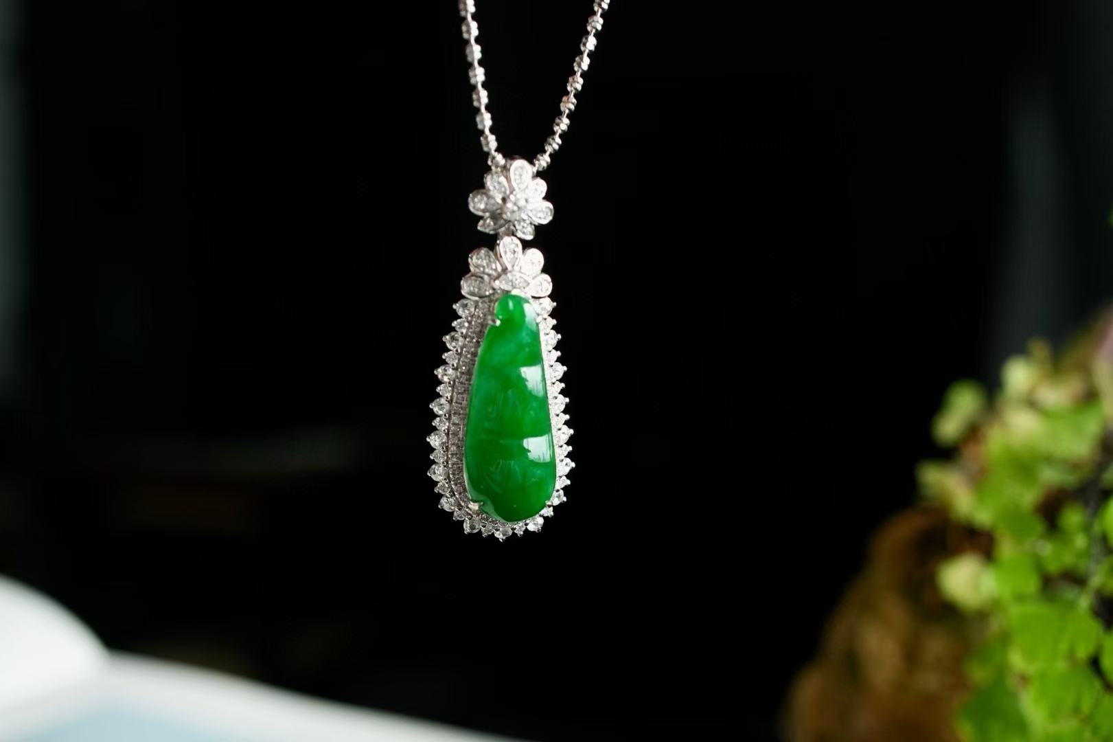 724824 翡翠辣陽綠福豆吊墜