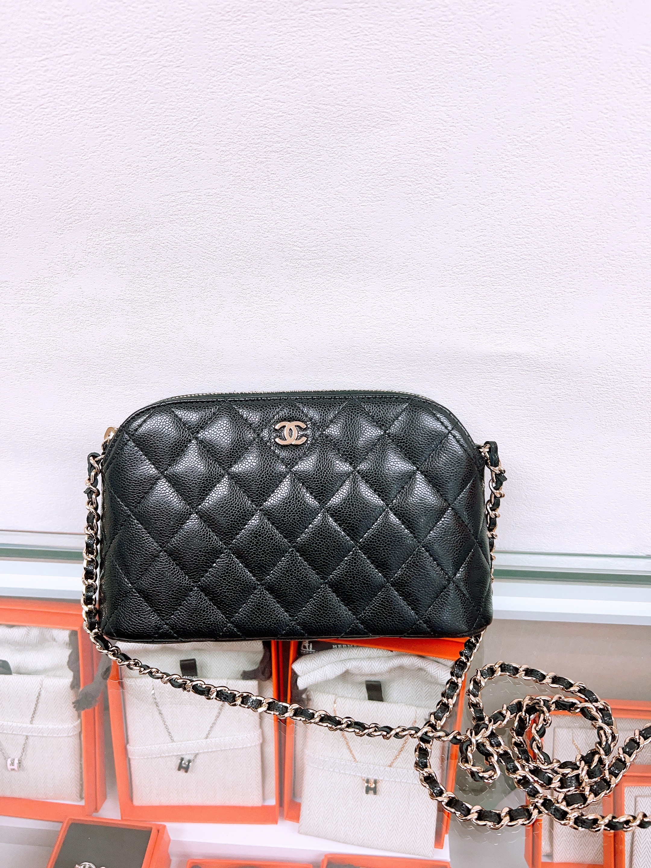 *Unused* Chanel woc/ clutch with chain 貝殼包 (black caviar GHW)