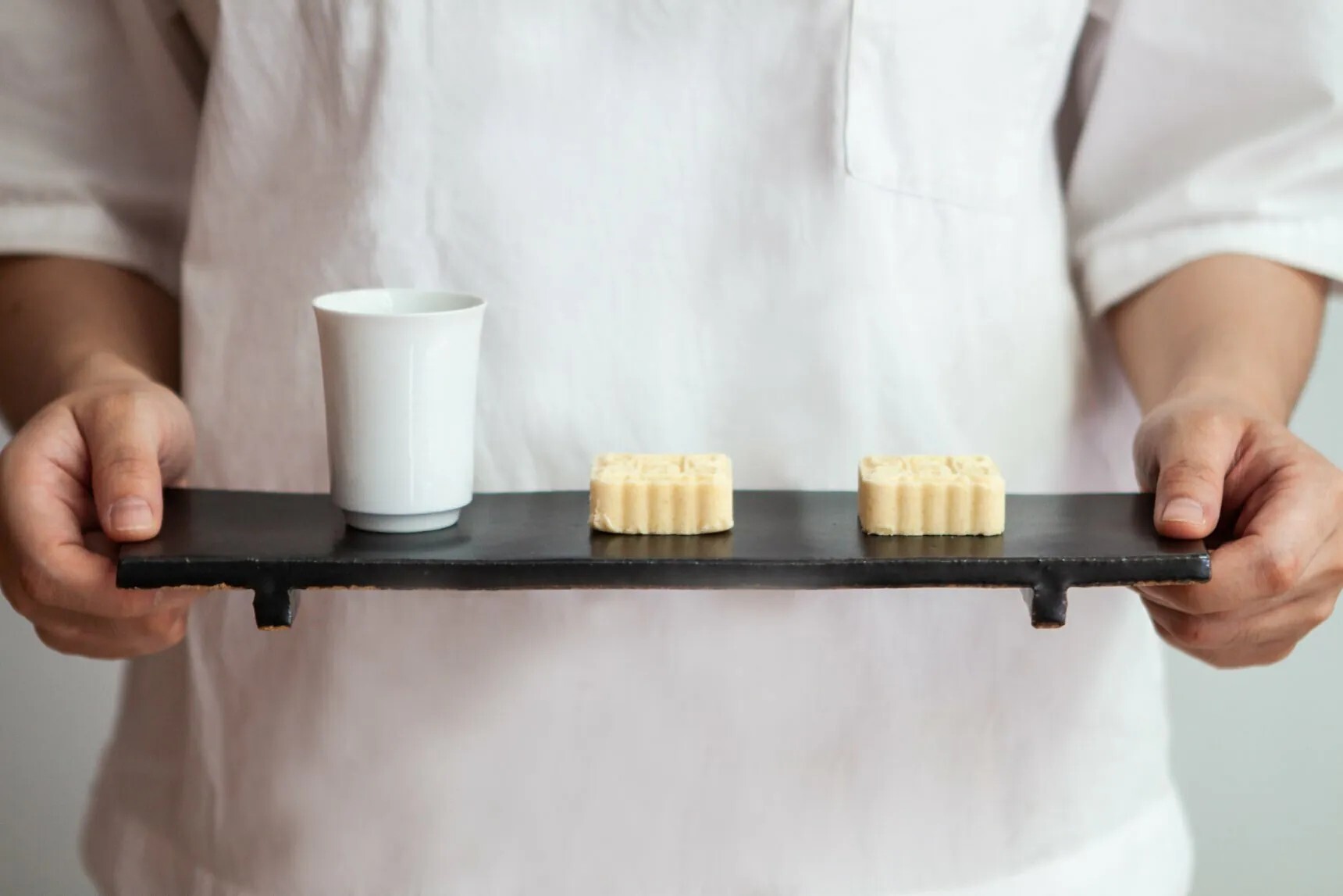 SSS - 陶付腳長角皿 / 黑(30*9cm)