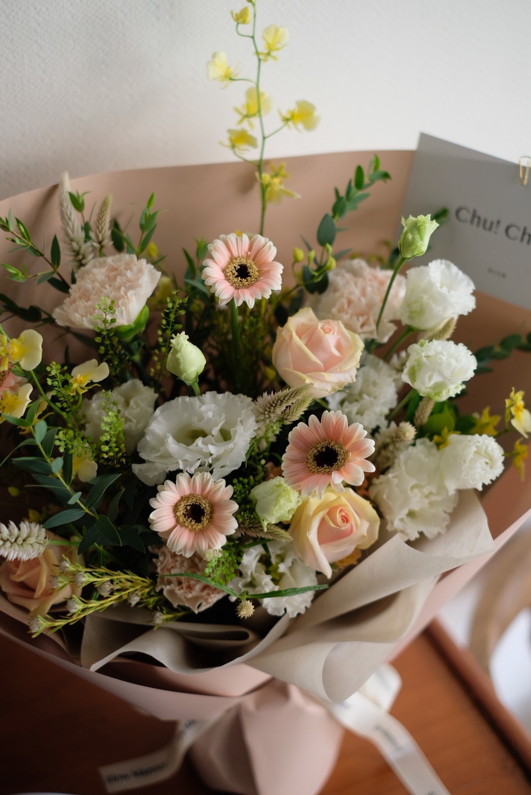 慢式經典風格｜香檳玫瑰奶茶色包裝花束