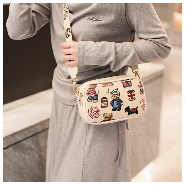 NEW 優雅白英倫風小方包-現貨