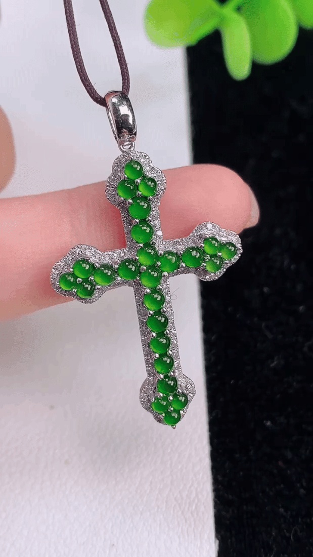 72421 翡翠十字架吊墜