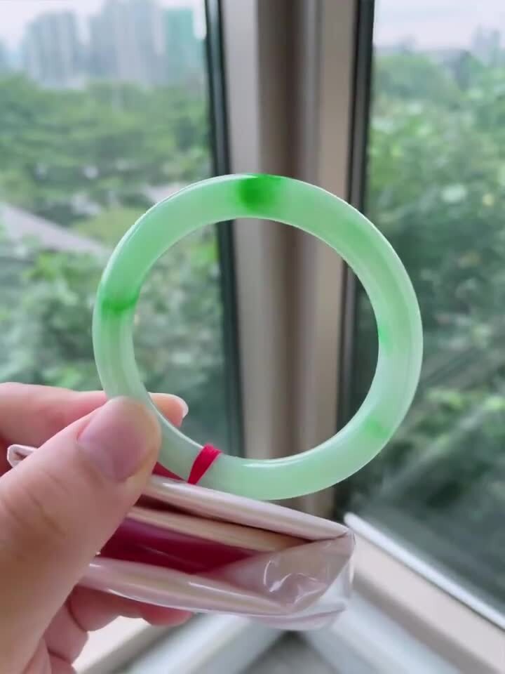 7245841 51.5mm冰飄綠圓條翡翠手鐲 (50-52)