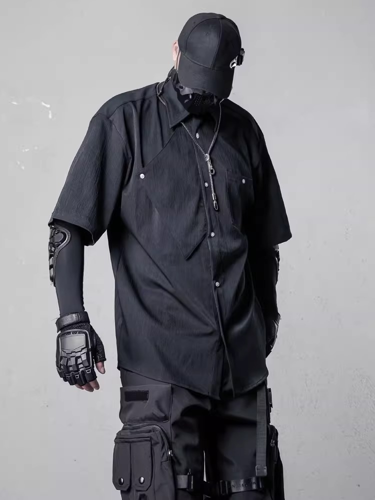 𝙏𝙀𝘾𝙃𝙒𝙀𝘼𝙍 暗黑山本非對稱短袖襯衫