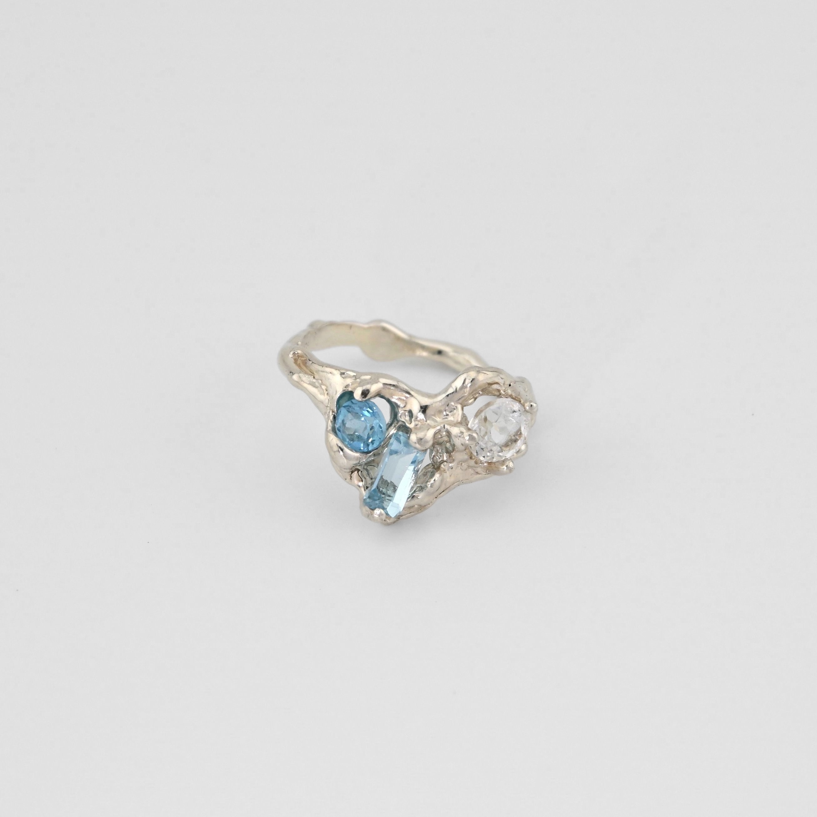 livvvvil 汨 02 RING