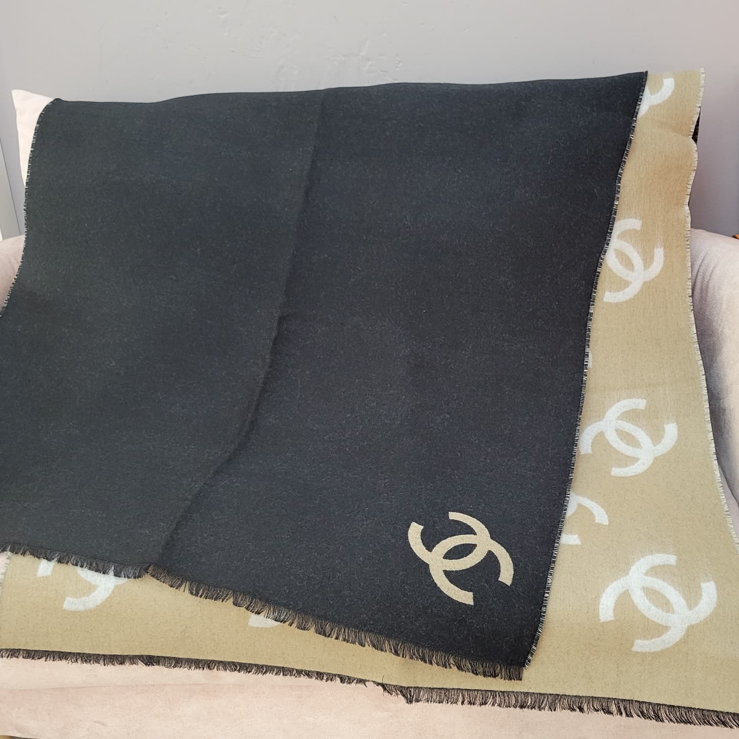 CHANEL ABB347 SCARF DOUBLE FACE BEIGE/BLACK 70 X 205CM