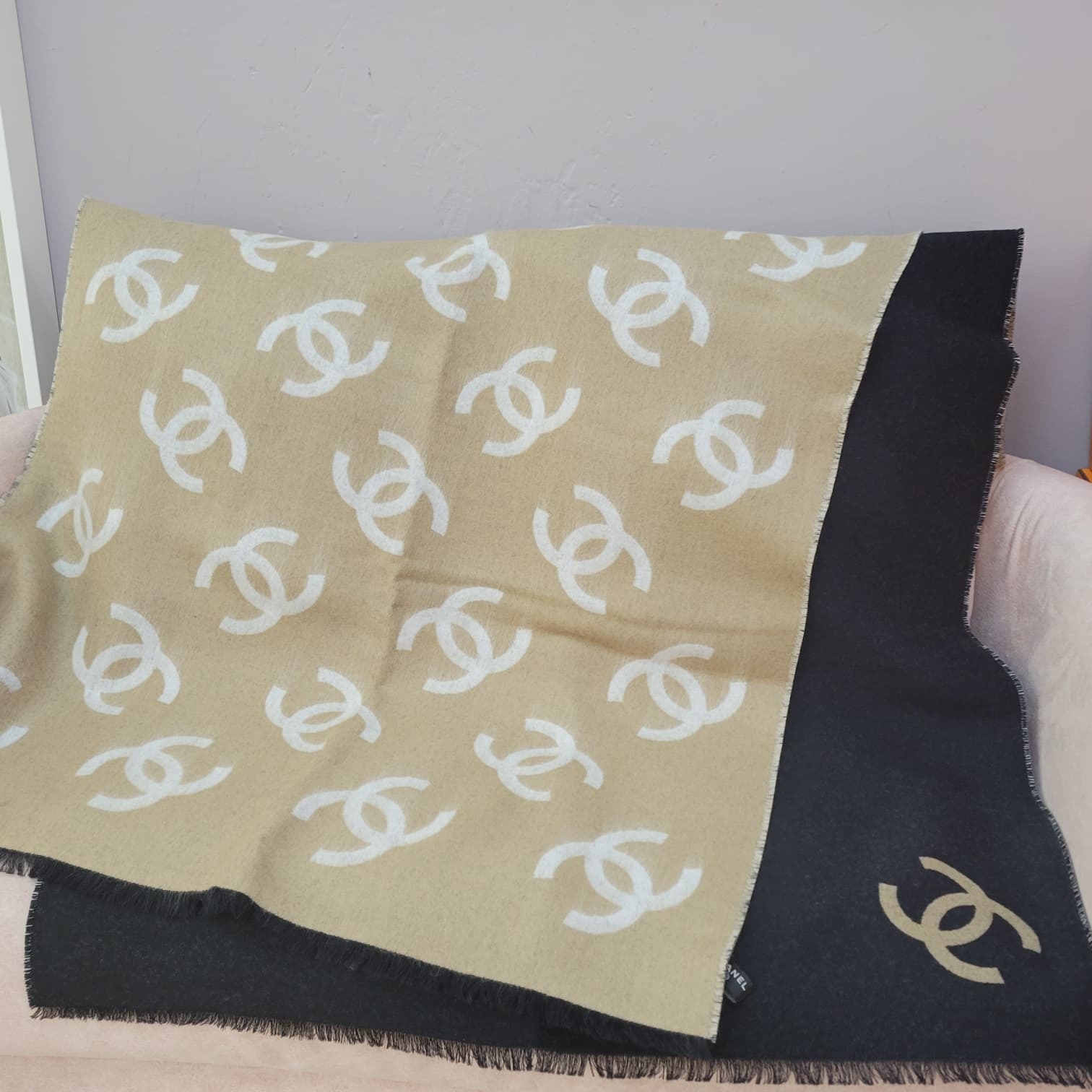 CHANEL ABB347 SCARF DOUBLE FACE BEIGE/BLACK 70 X 205CM