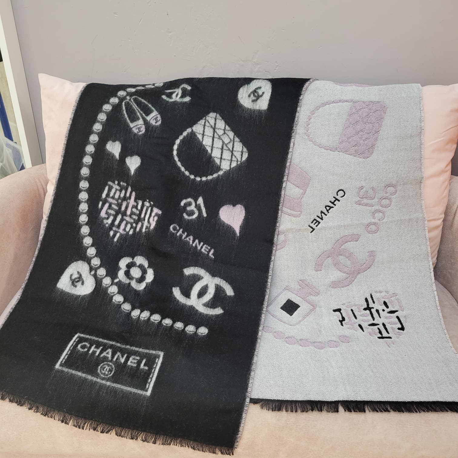 CHANEL AAB353 SCARF BLACK/WHITE/PINK  45 X 210CM