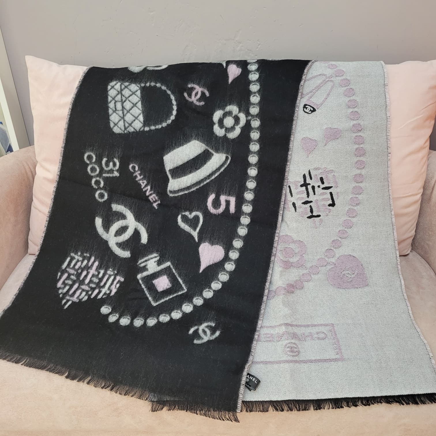 CHANEL AAB353 SCARF BLACK/WHITE/PINK  45 X 210CM