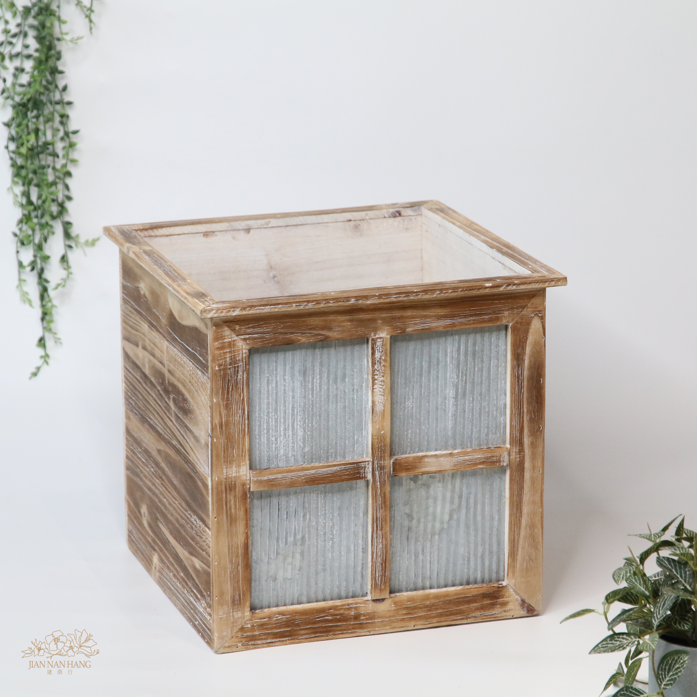 木盒花器 木製 小屋