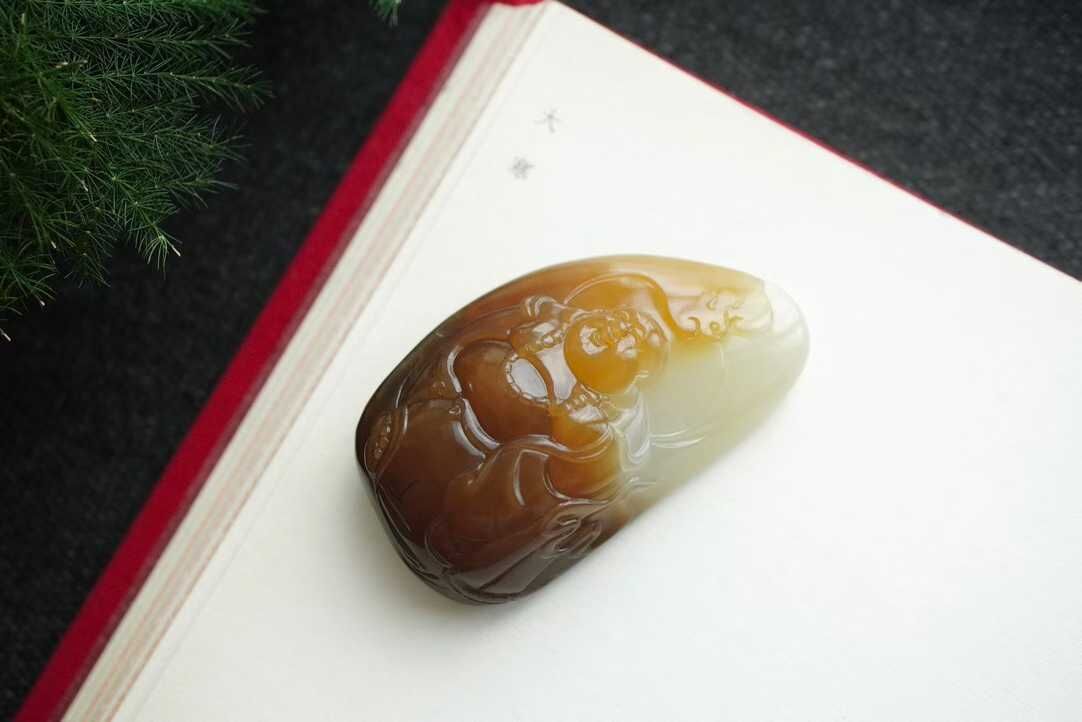 724461 和田玉且末糖白料“笑口常開”彌勒佛掛件