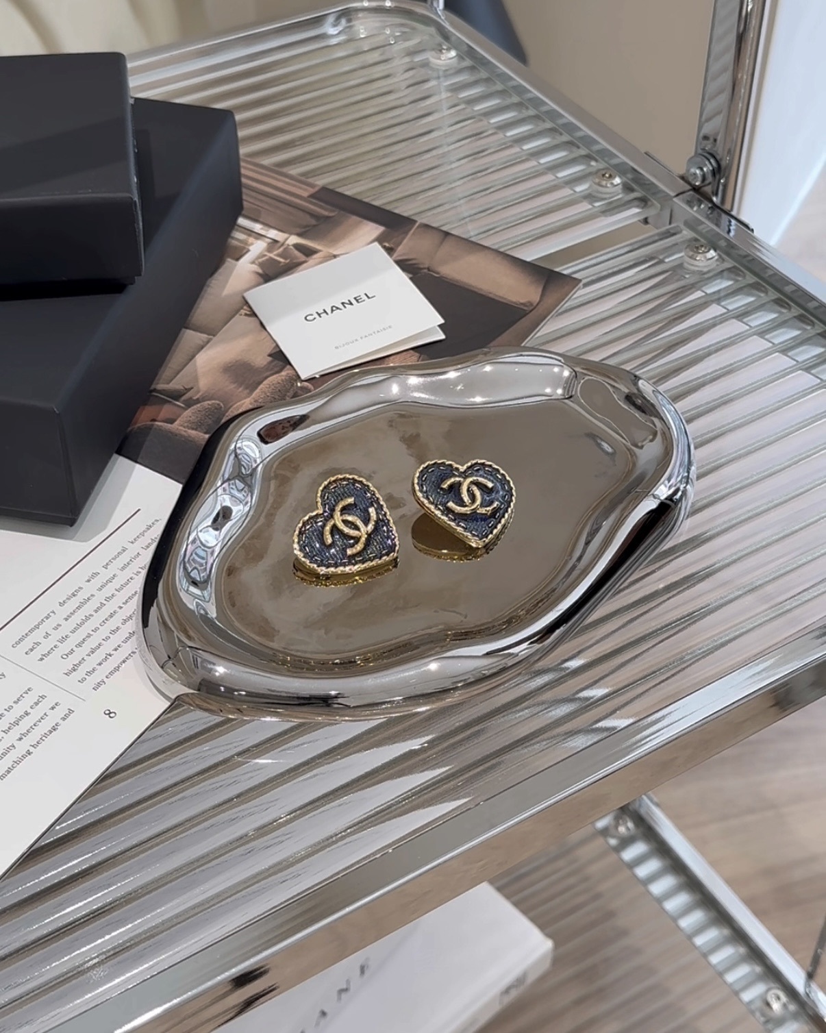 CHANEL｜大愛心耳夾 牛仔藍色