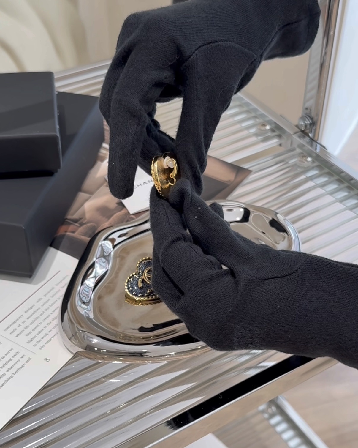 CHANEL｜大愛心耳夾 牛仔藍色