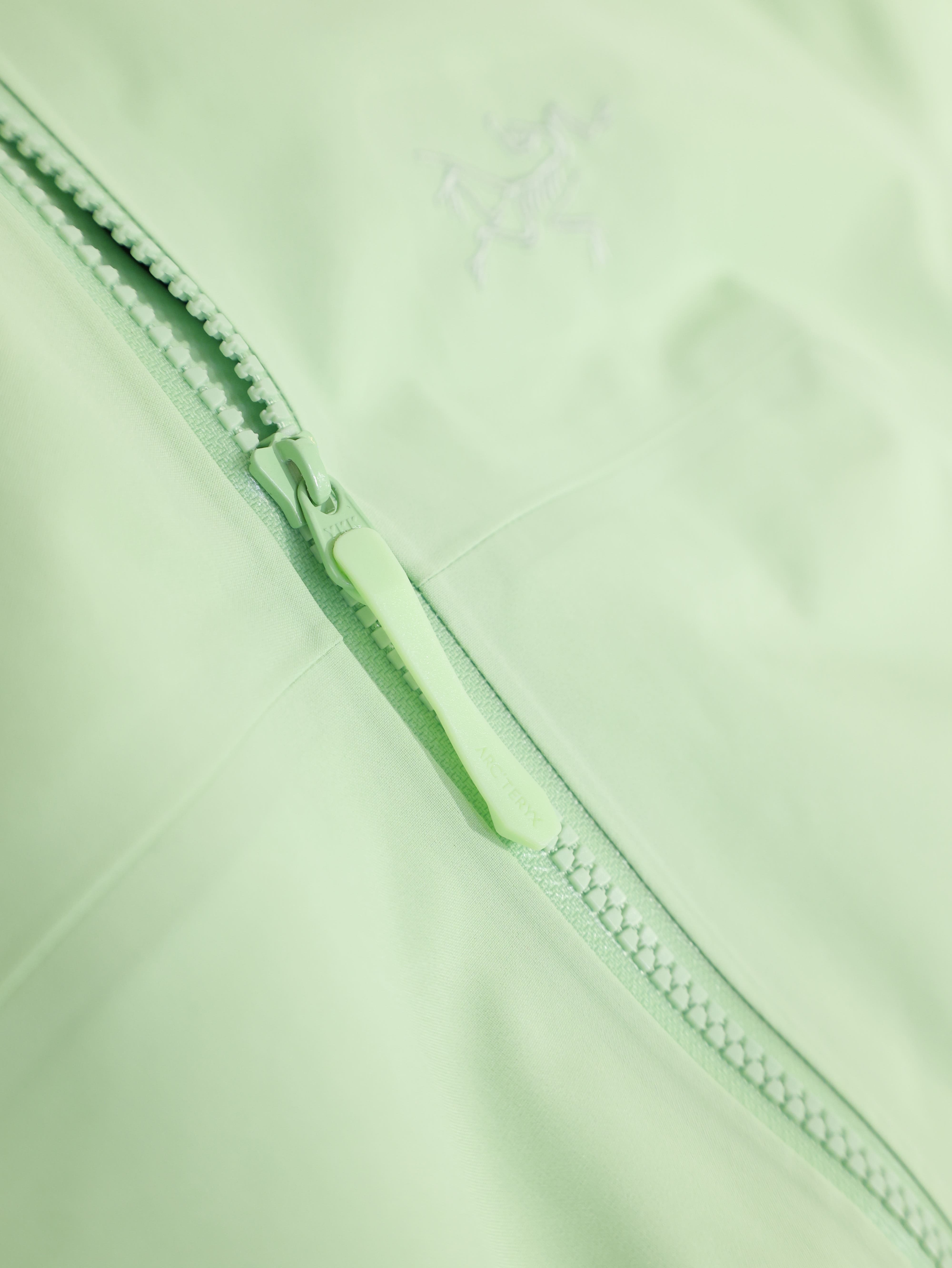 ARCTERYX 始祖鳥 女 BETA 防水外套 Goretex X000009239 磷光綠