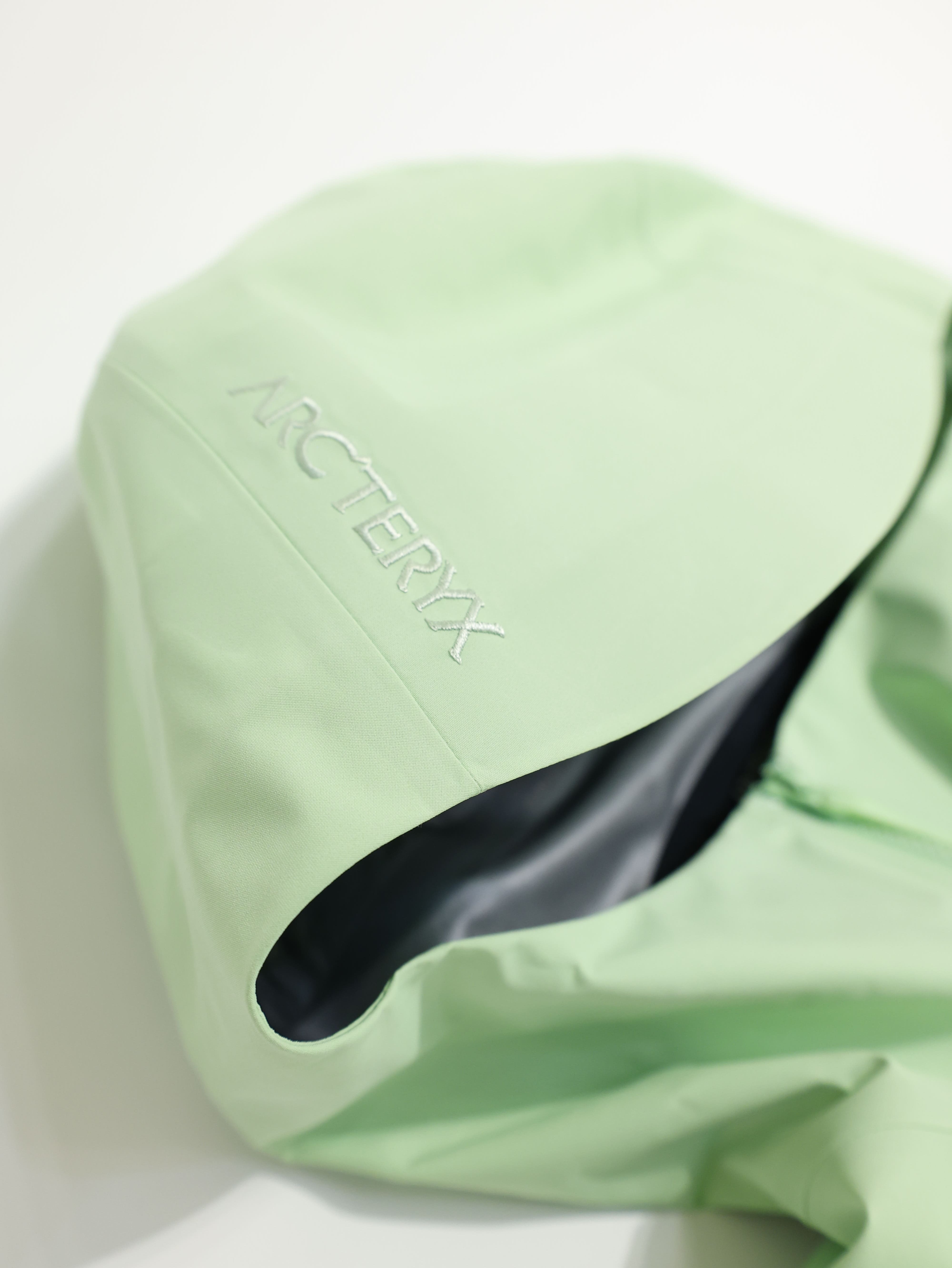 ARCTERYX 始祖鳥 女 BETA 防水外套 Goretex X000009239 磷光綠