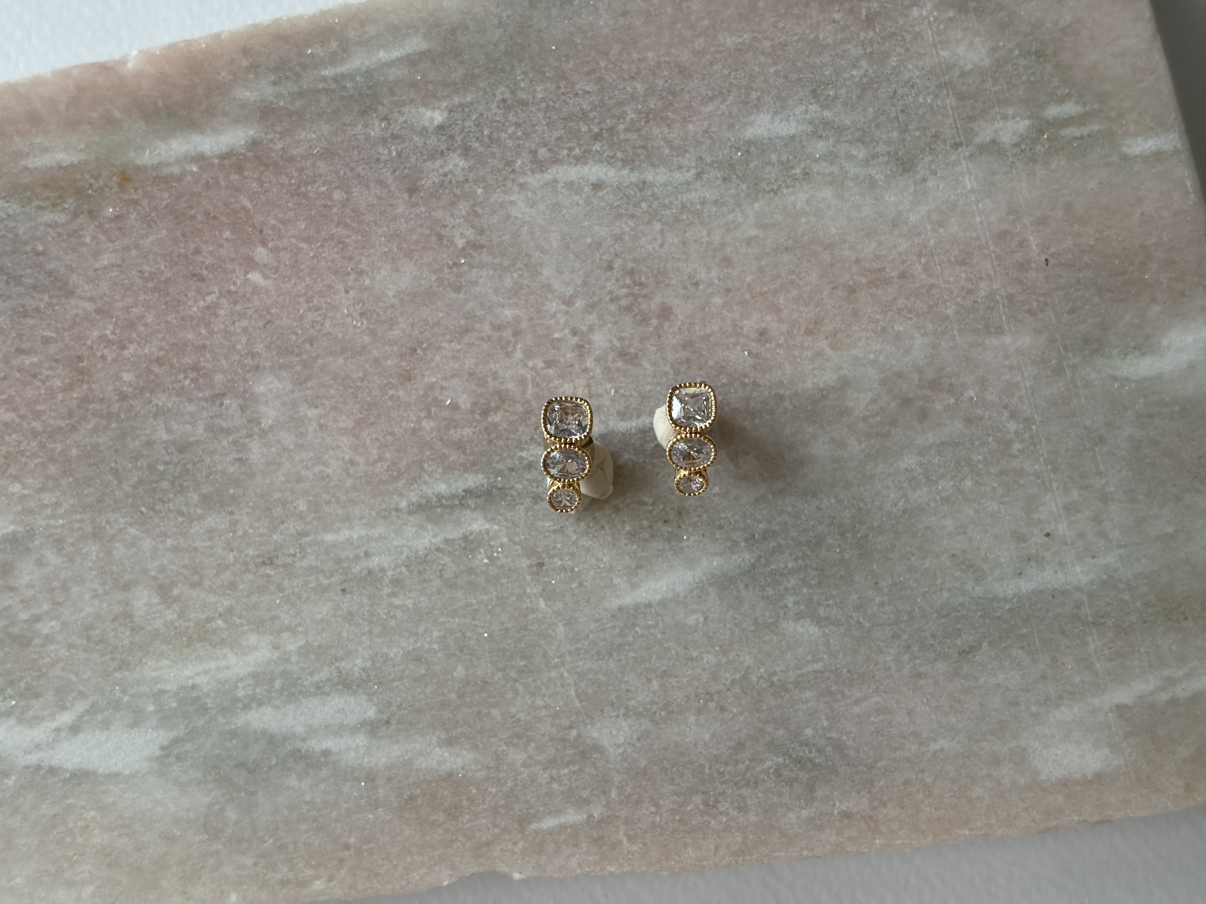 東京選物。針式鋯石耳環