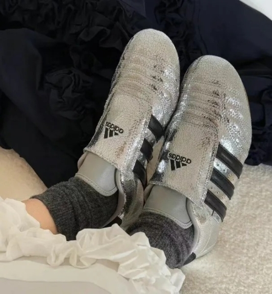 ADIDAS 休閒鞋 TAEKWONDO W 爆裂銀黑 亮面 復古 女 JH9664