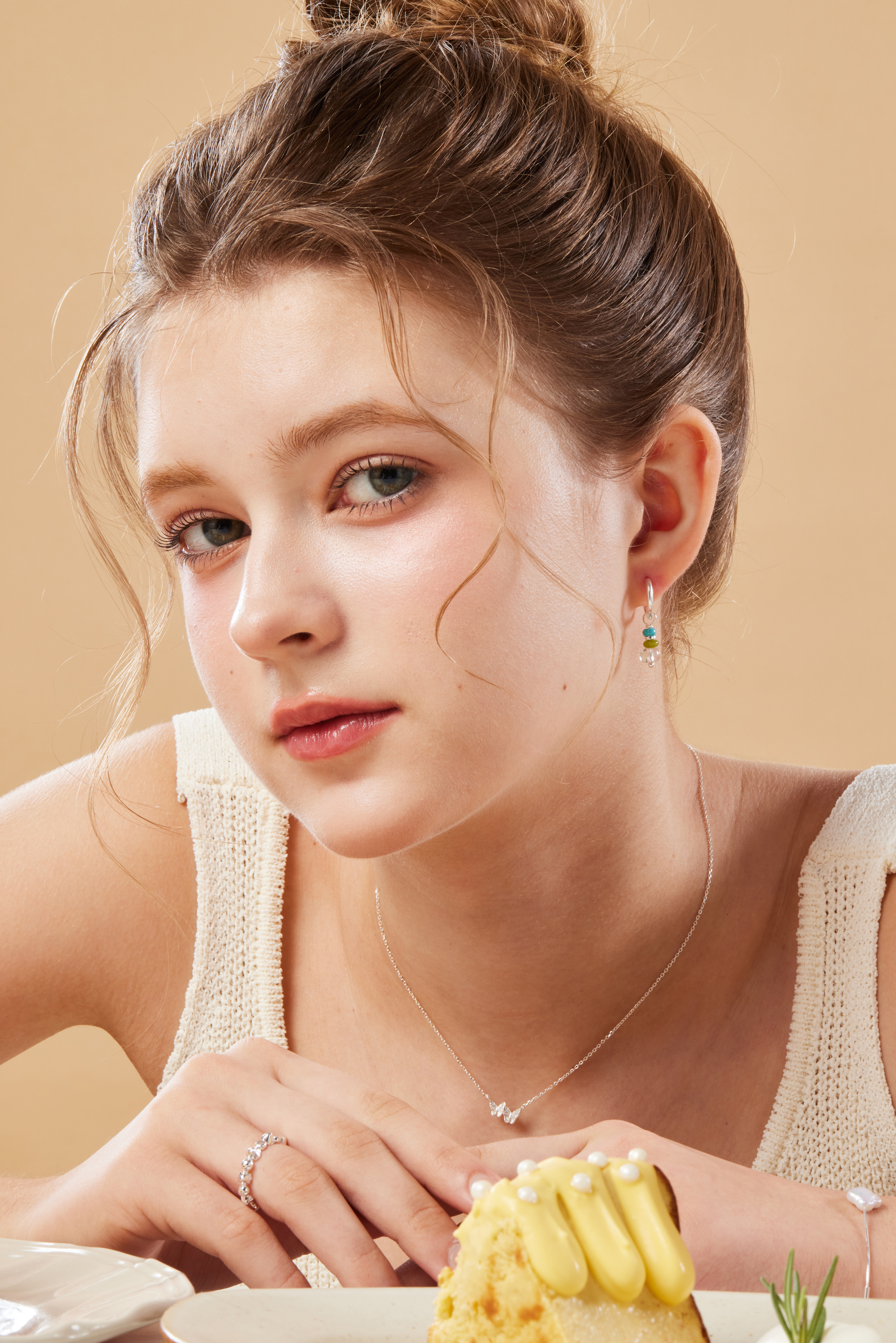 E2270 | 純銀水晶壓扣耳環