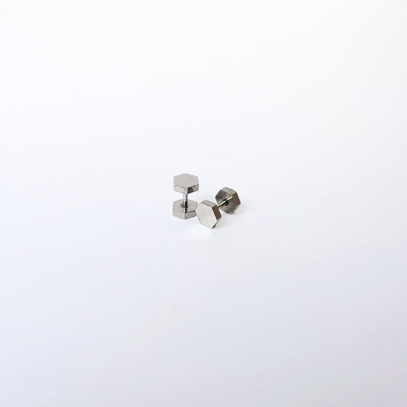 抗敏鋼 平面銀色六角造型鎖珠式耳環(單支價)