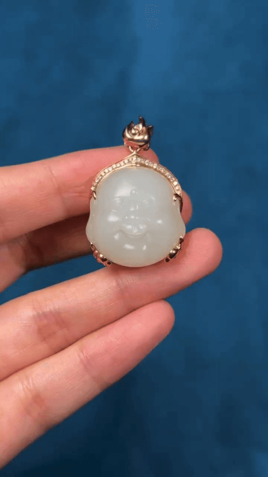 724256 和田玉籽料笑佛