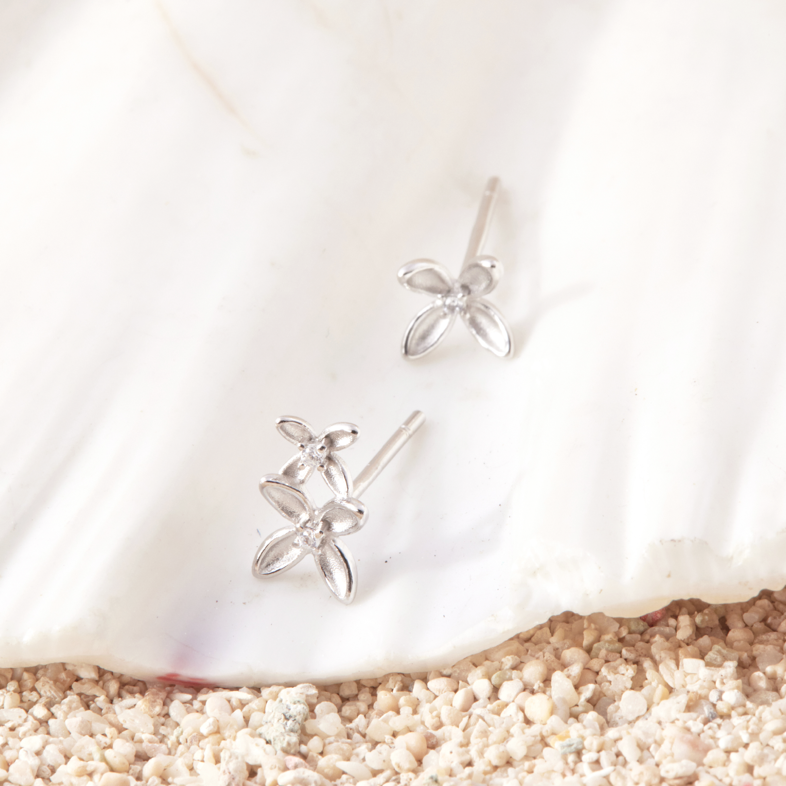 E2290 | 純銀小花耳環