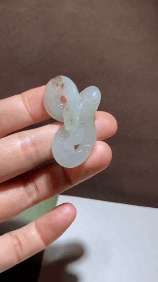 724728 和田玉籽料蛇掛件