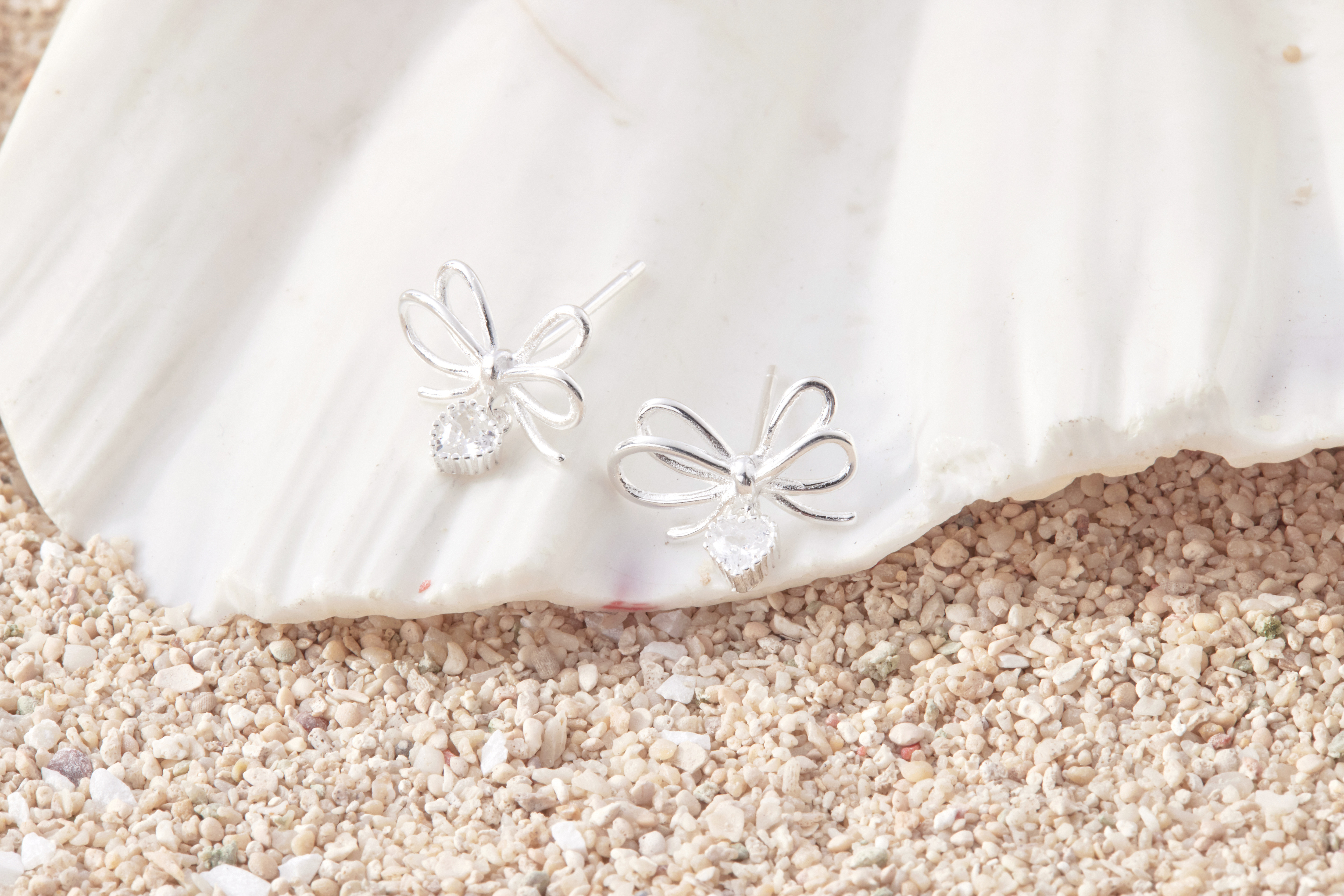 蝴蝶結愛心耳環