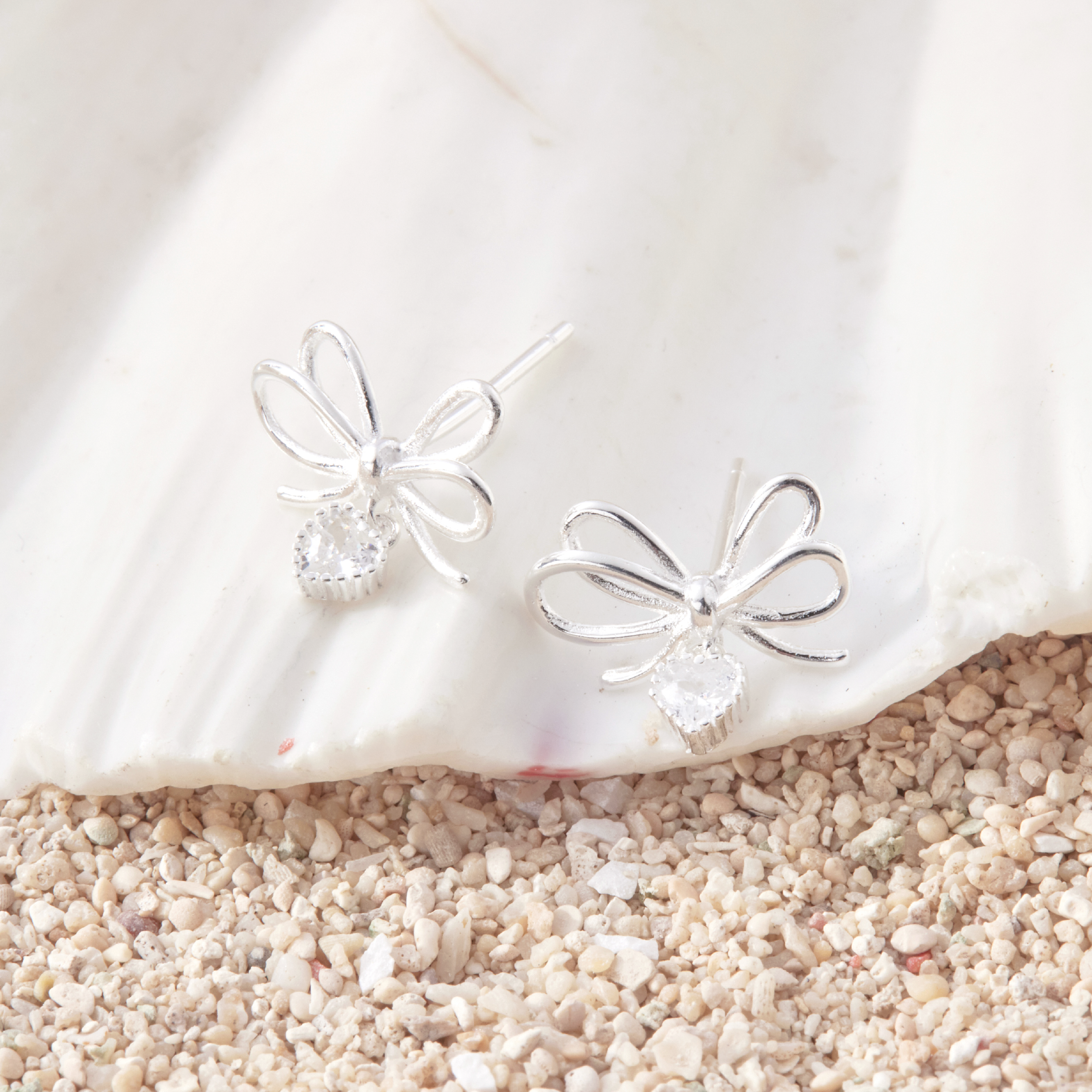 E2298 | 純銀蝴蝶結愛心耳環