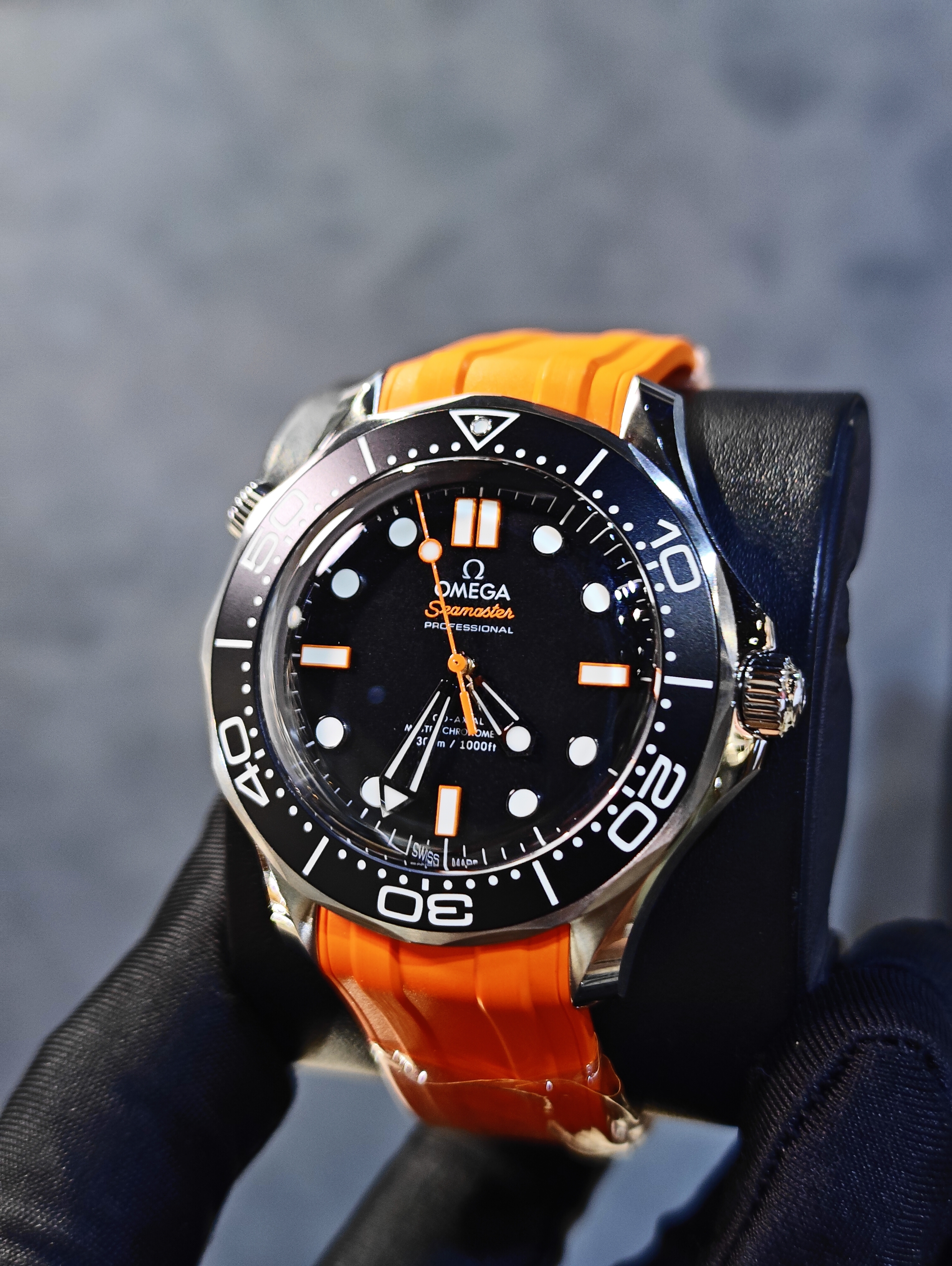 BRAND NEW OMEGA 210.32.42.20.01.006 21032422001006 SEA MASTER 300M STEEL BLACK DIAL RUBBER STRAP 42MM
