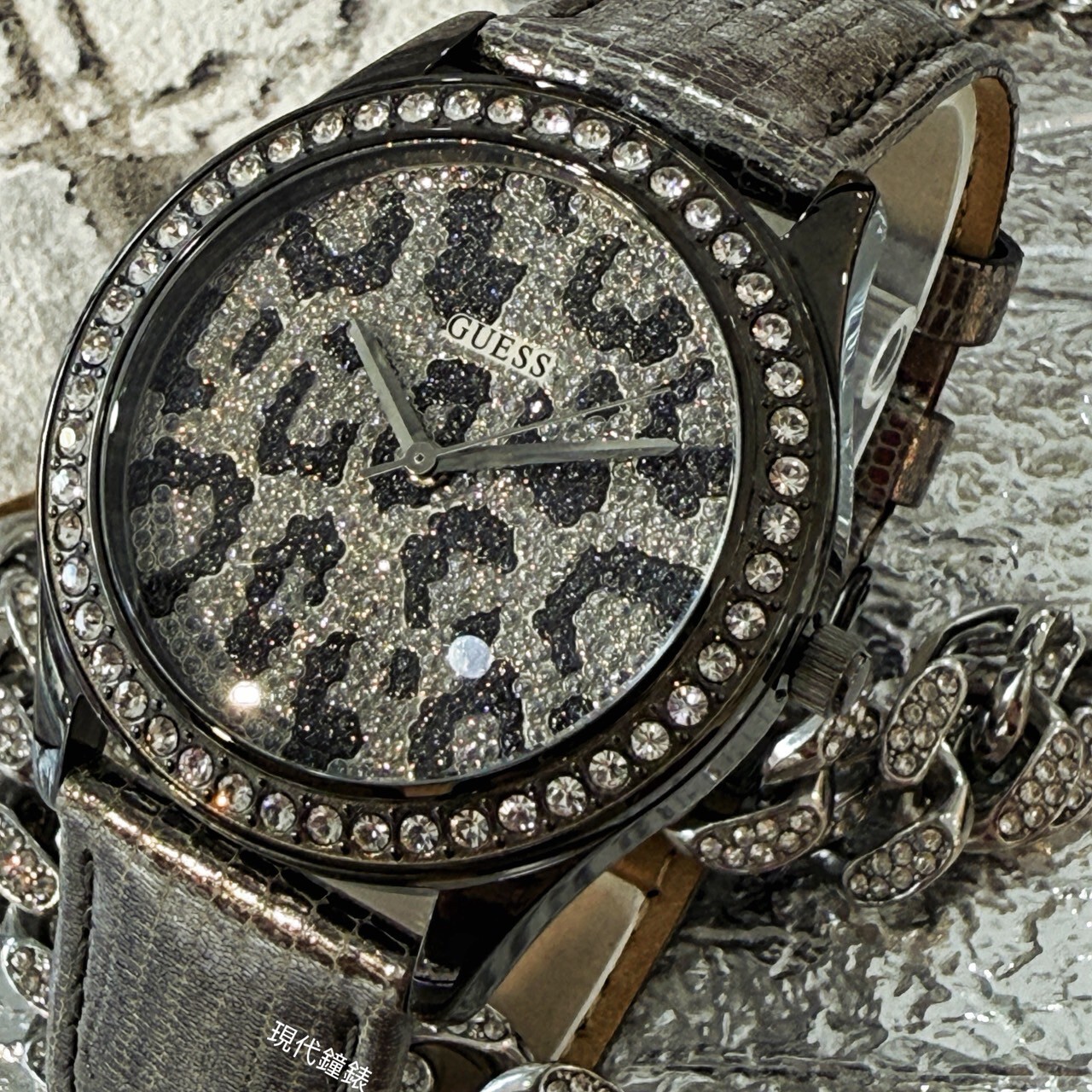 【Guess】摩登野性滿鑽豹紋錶 GWW10239L1 40mm  現代鐘錶