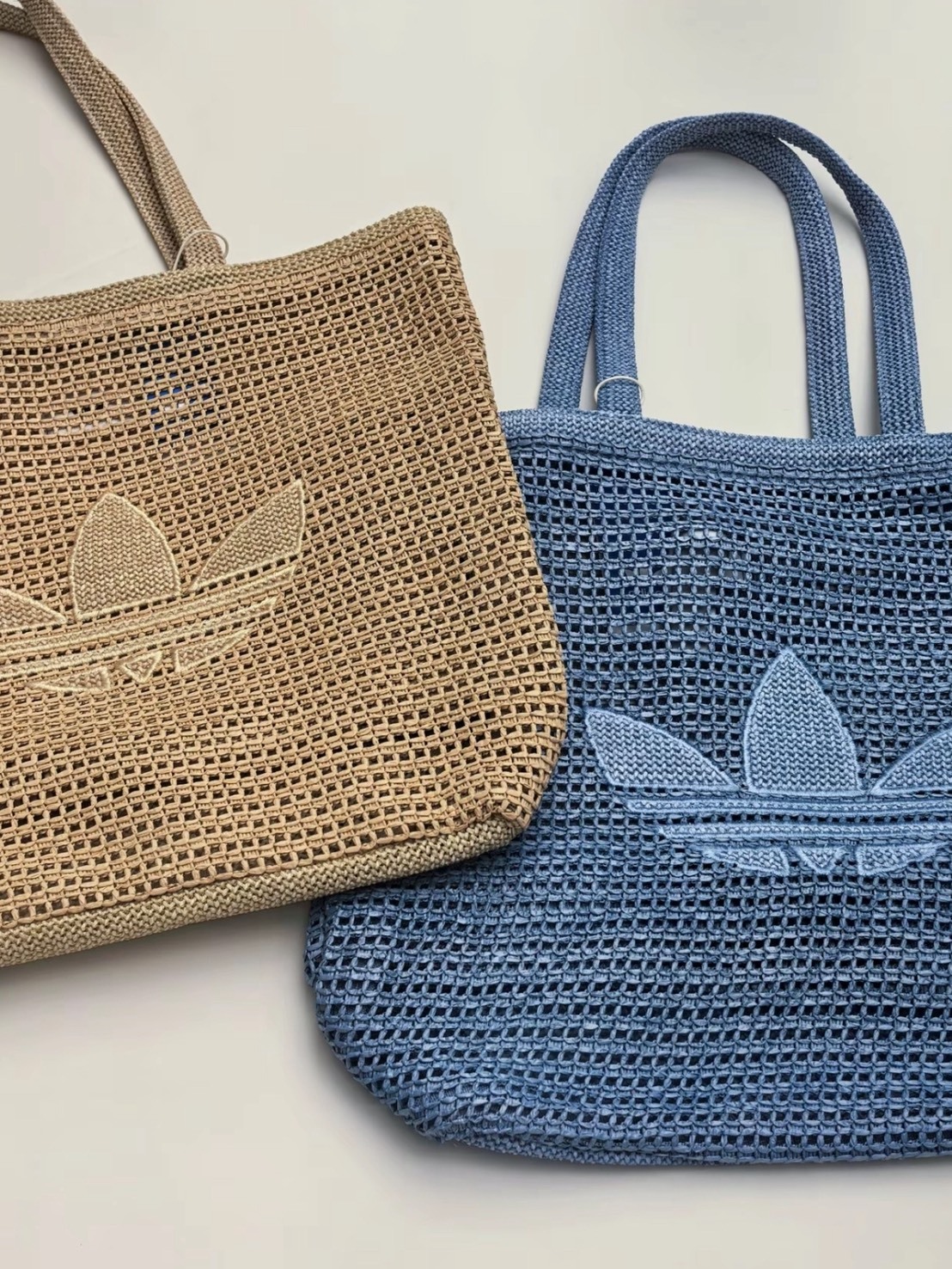 ADIDAS ORIGINALS 鏤空針織 單肩包 藍色 燕麥色