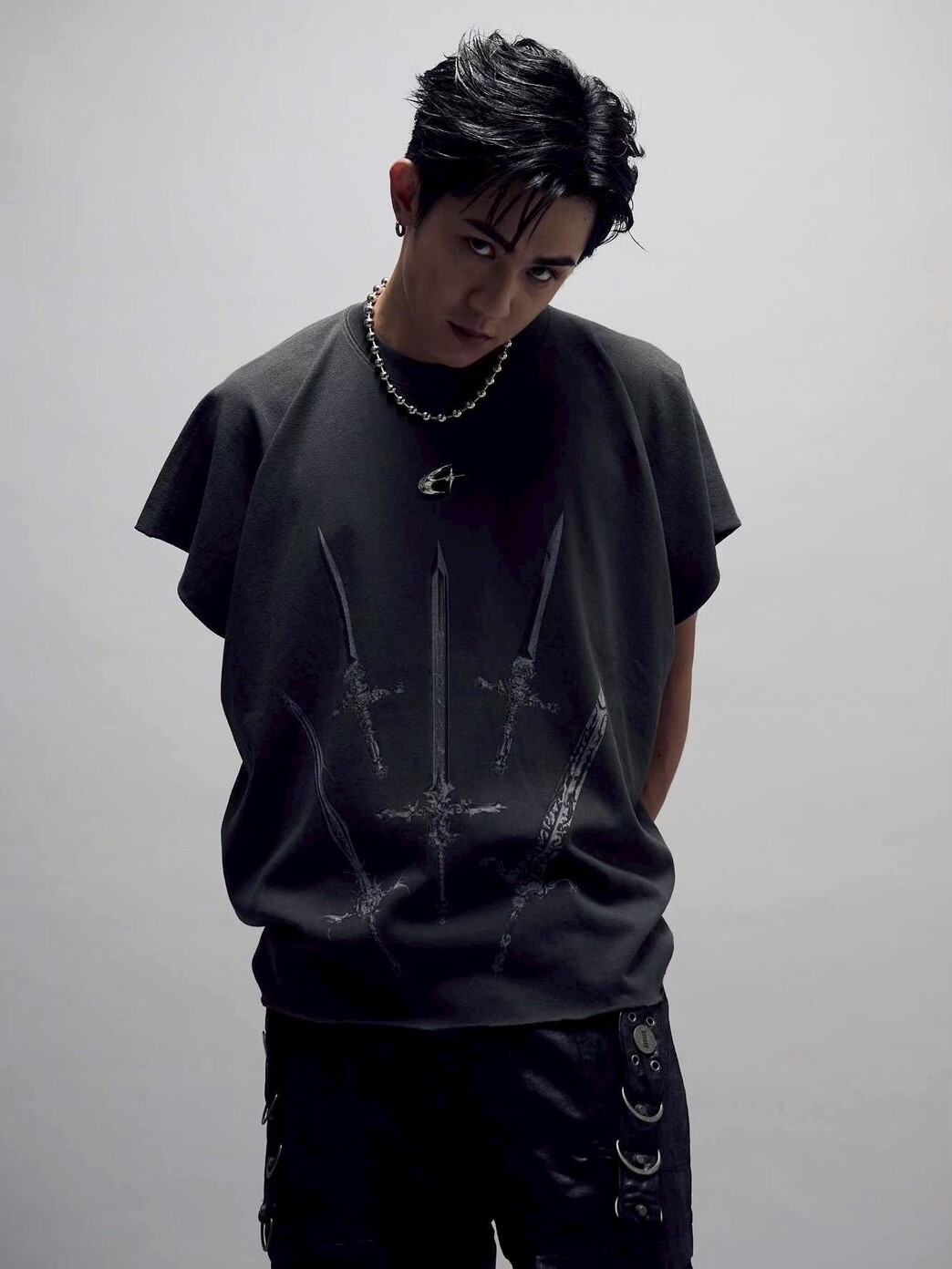 ETERNAL 限定款 立體金屬Logo  鐵灰五劍 寶劍 Boxy寬短背心 蝙蝠袖