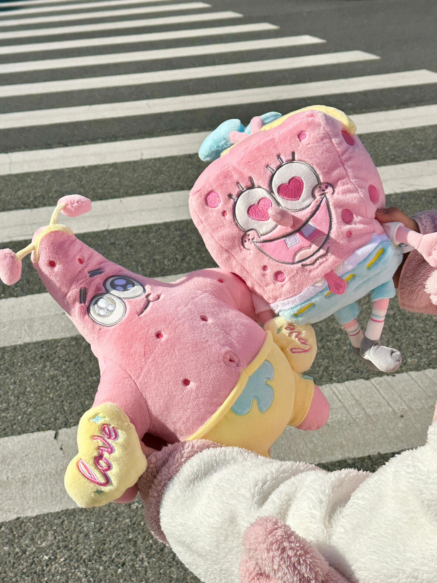 海綿寶寶 正版授權 粉色海綿寶寶 派大星 粉紅 玩偶 公仔 睡覺抱枕 可愛 娃娃/(任買兩件711免運)/預購