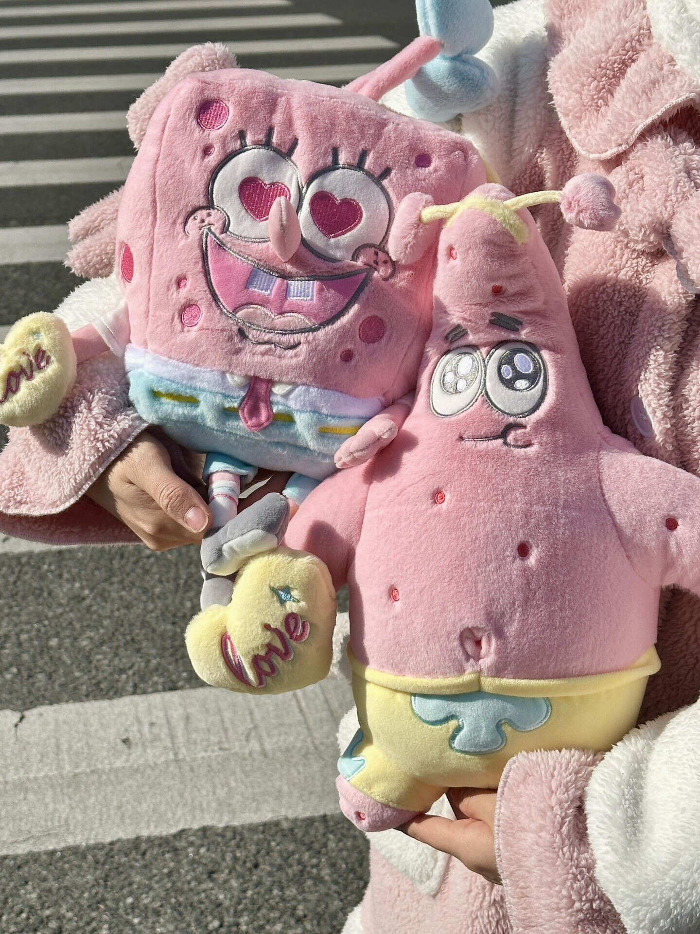 海綿寶寶 正版授權 粉色海綿寶寶 派大星 粉紅 玩偶 公仔 睡覺抱枕 可愛 娃娃/(任買兩件711免運)/預購