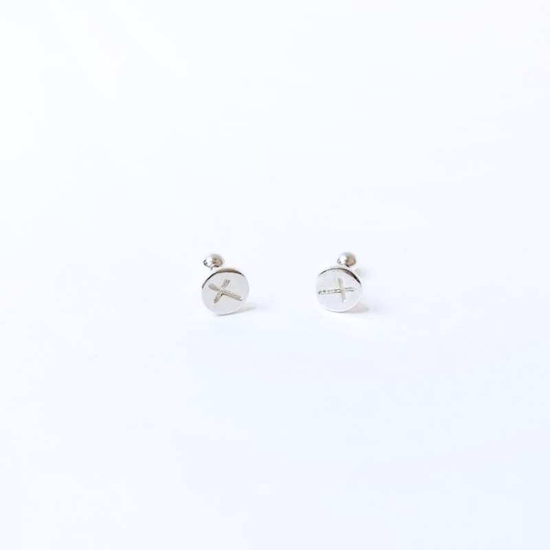 純銀 平面十字釘造型 鎖珠式耳環(單支價)