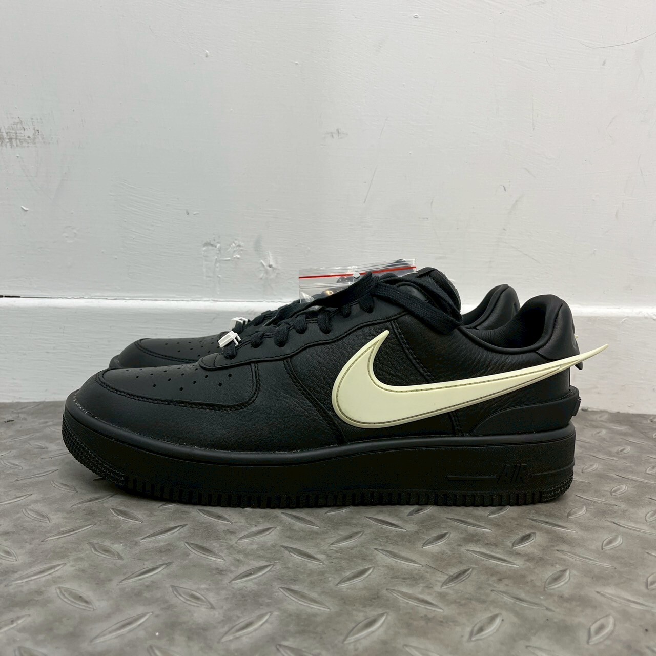 AIR FORCE 1 LOW AMBUSH BLACK SIZE 30CM