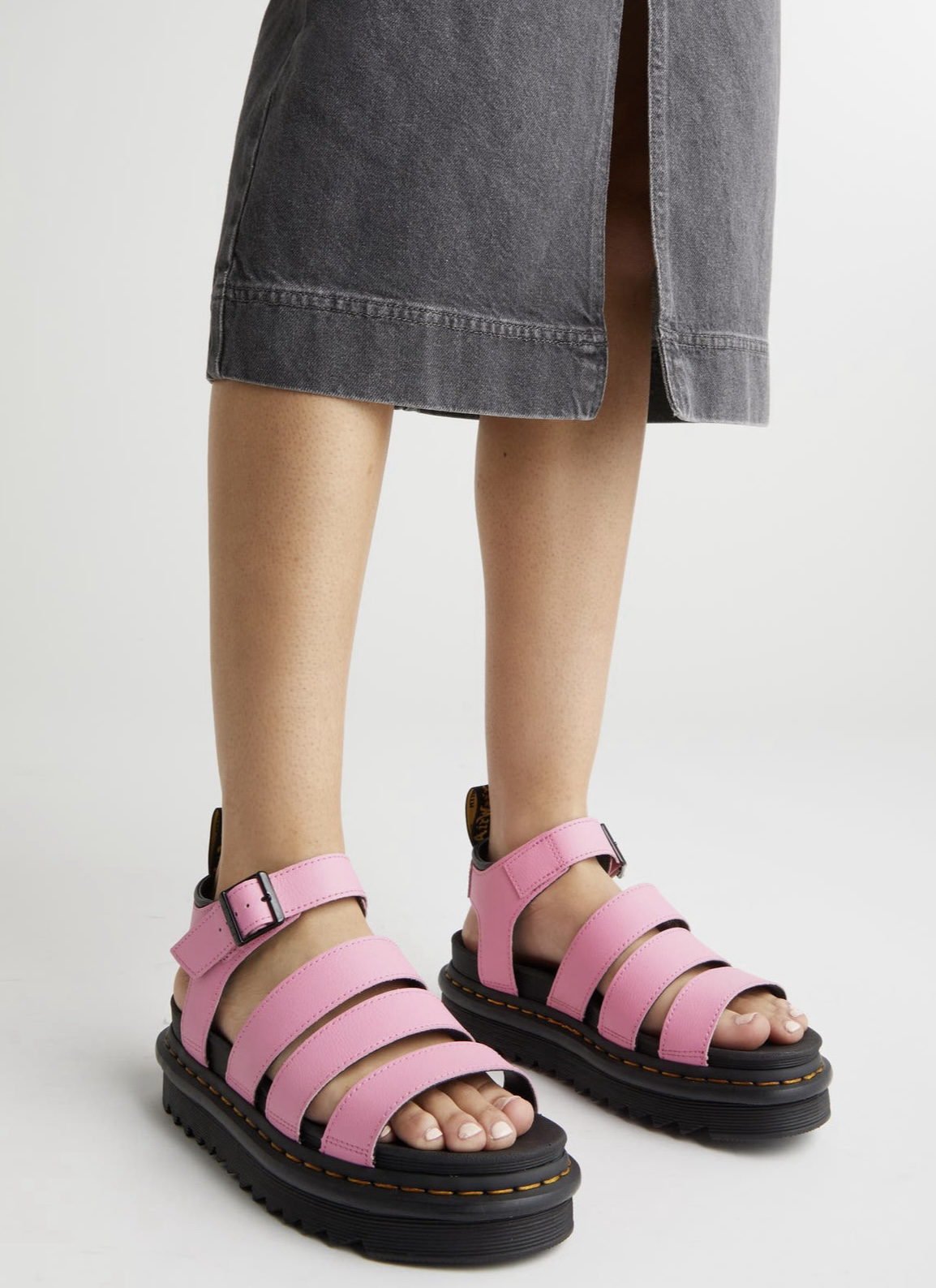 【預購】G0902302 Dr Martens 皮製涼鞋