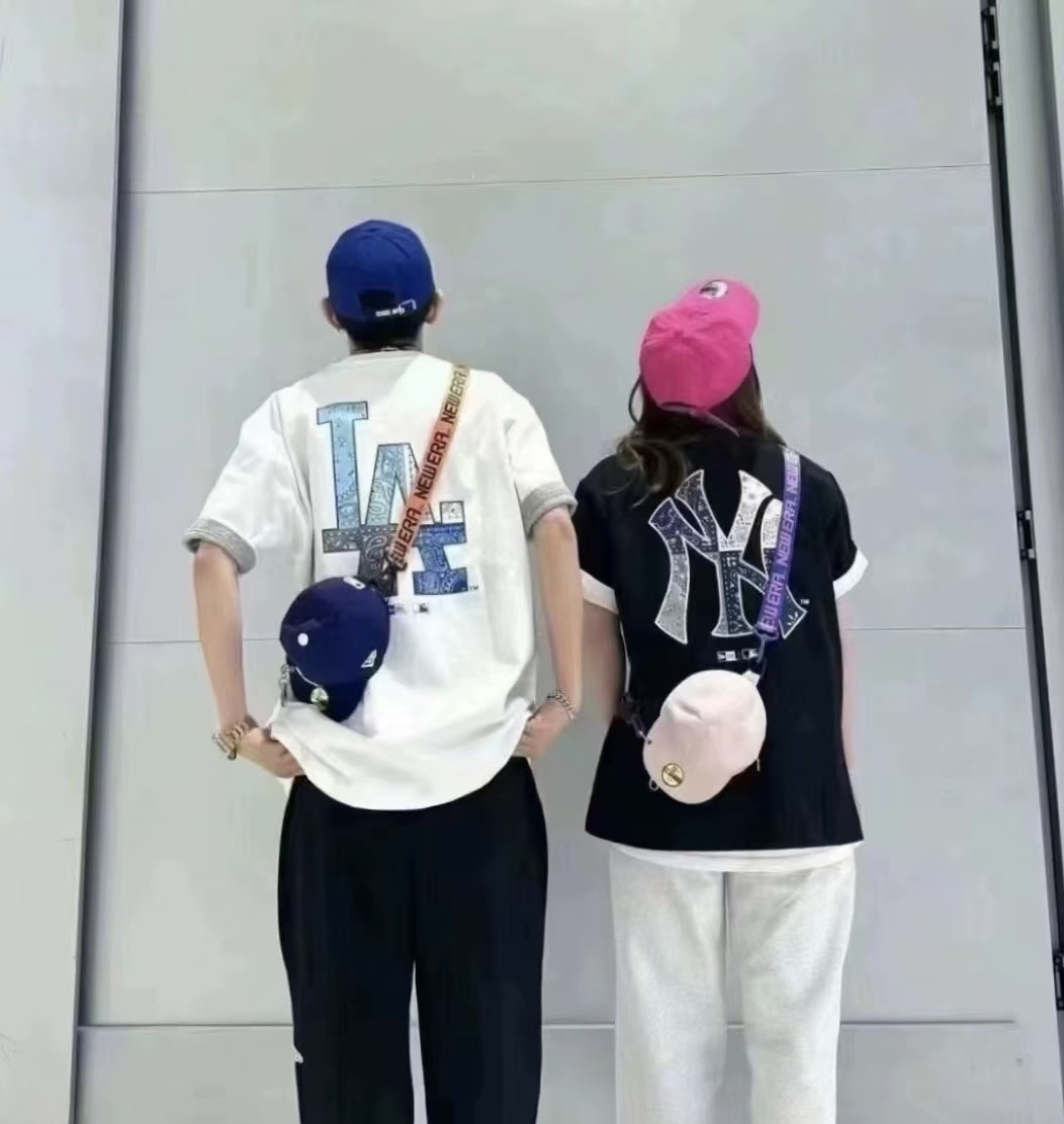 【現貨】New Era MLB 圖騰 短袖  NY  LA 黑色 白色