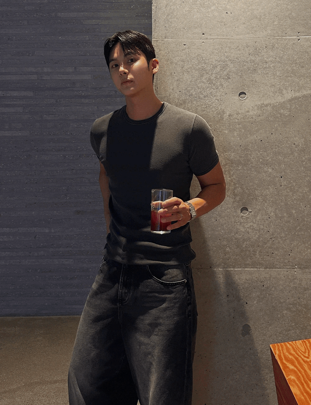 (韓國獨家特價)肌肉貼合顏料短袖T恤