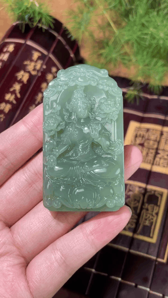 724734 和田玉碧玉貓眼度母